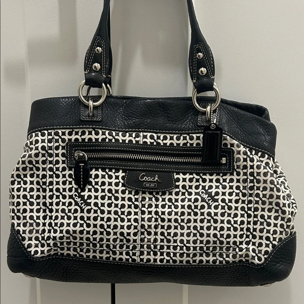 Coach Penelope Op Art Signature Bag - Picture 1 of 15